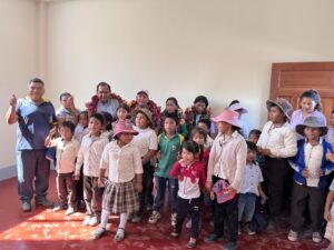 ENTREGA DE 4 AULAS FORTALECE LA INFRAESTRUCTURA EDUCATIVA EN VILLA PIQUENDO