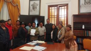 🏛️🤝 ¡Gestiones que impulsan el desarrollo de Alto Beni! Autoridades coordinan importantes proyectos con la Gobernación de La Paz 🌿